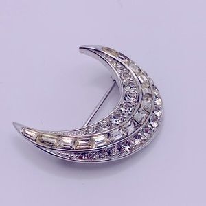 💝 Vintage Crystal Half Moon Brooch Pin